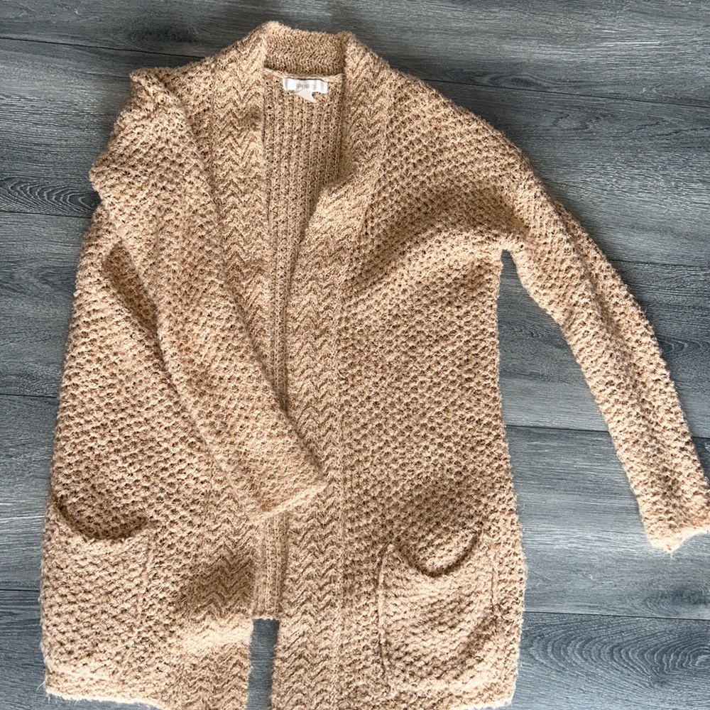 Forever 21 women’s beige knit cardigan size medium